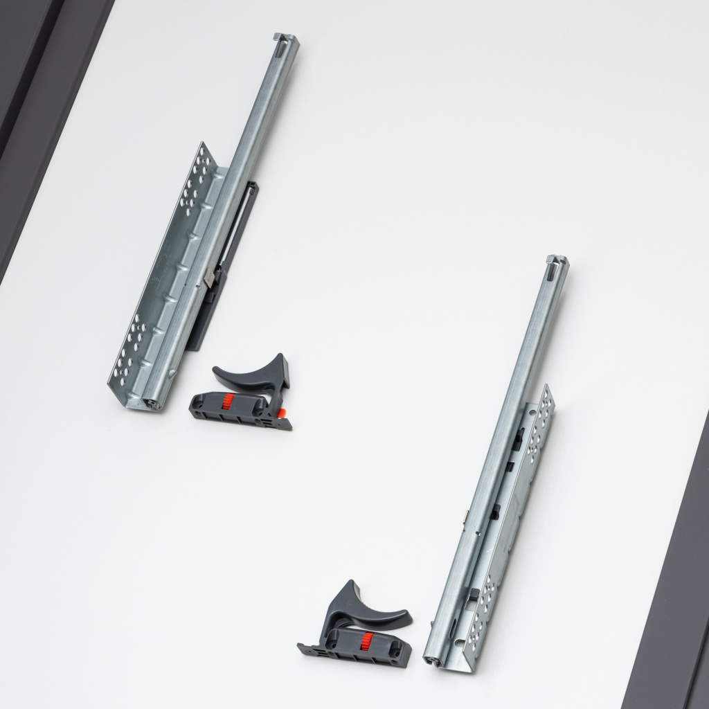 фото Направляющие шариковые 350мм, скрытого типа неполного выдвижения с доводчиком и креплением фасада