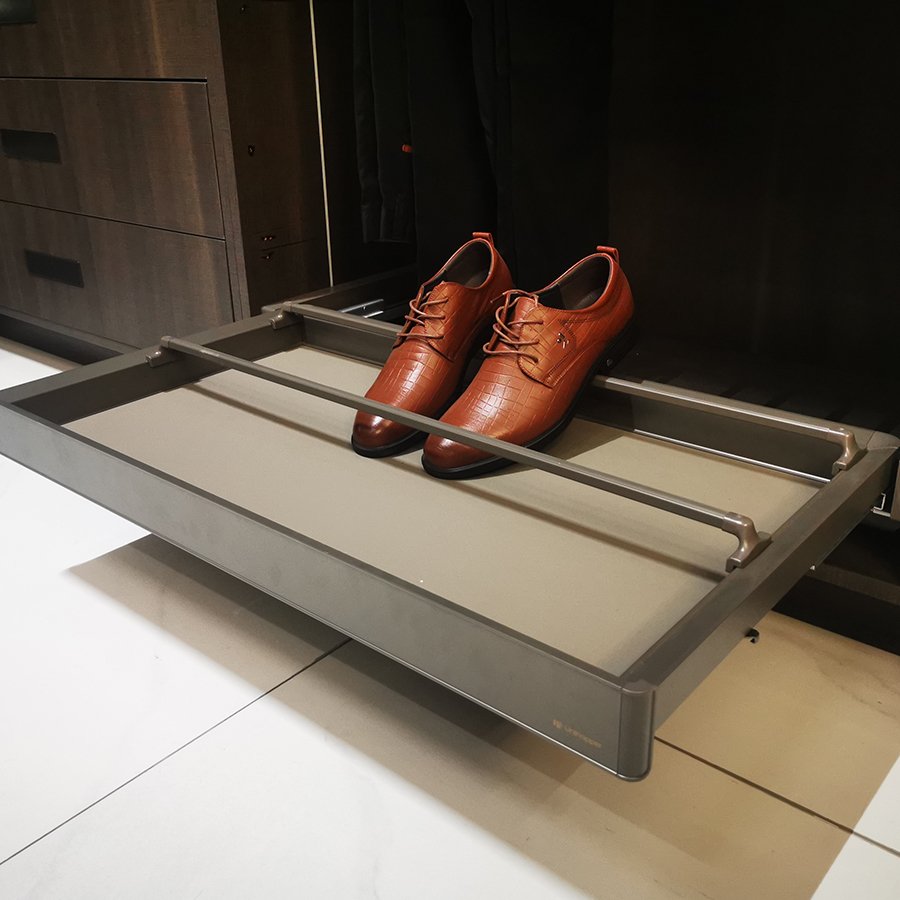 фото Выдвижная полка для обуви Unihopper в базу 900мм с доводчиком clip-on MONIKA