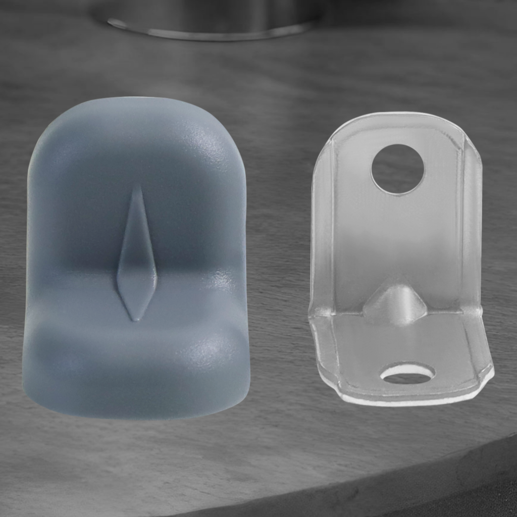 фото Уголок крепежный с пластиковой крышкой, металлик