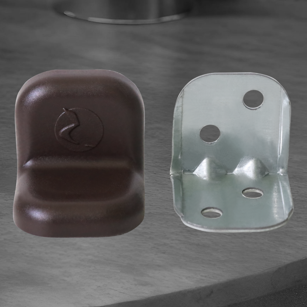 фото Уголок крепежный с пластиковой крышкой, венге