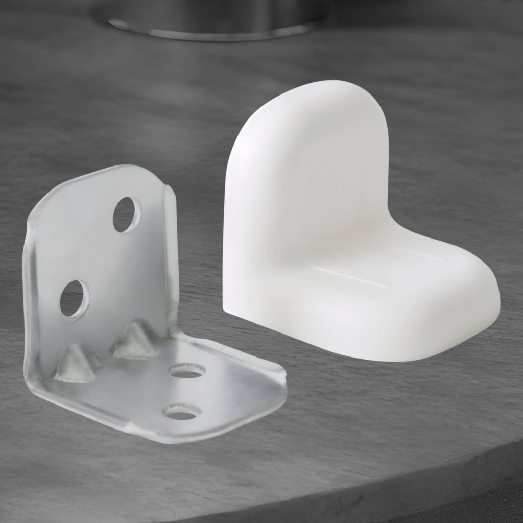 фото Уголок крепежный с пластиковой крышкой, белый