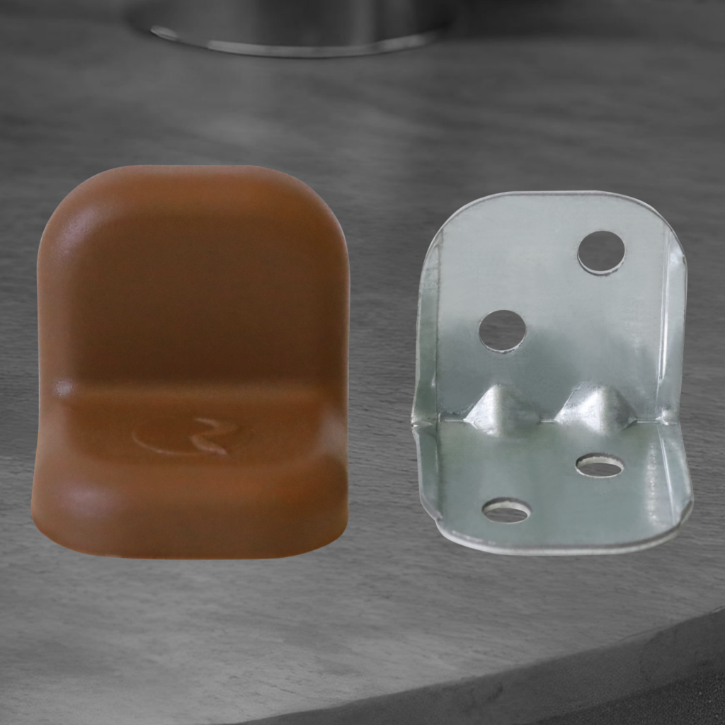 фото Уголок крепежный с пластиковой крышкой, ясень