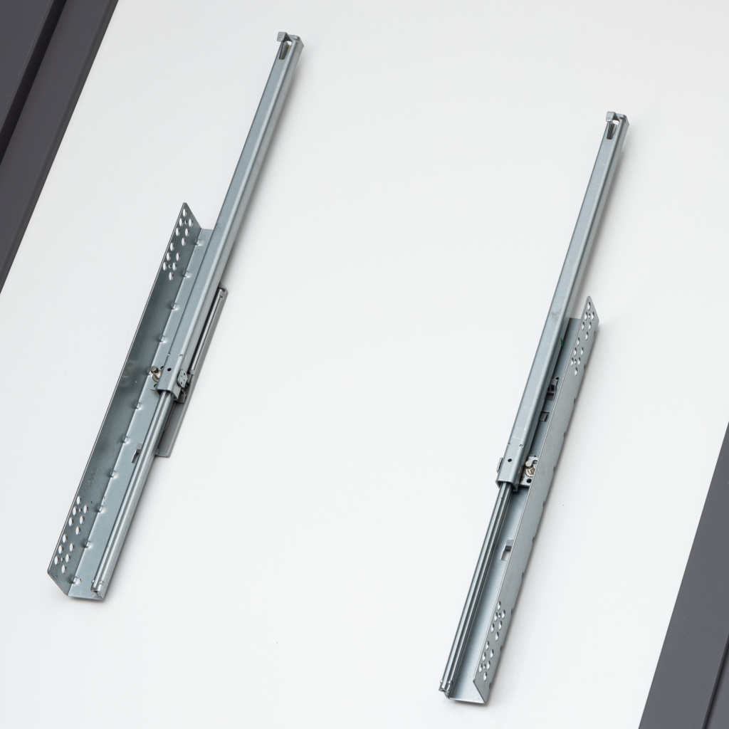 фото Направляющие шариковые 500мм, скрытого типа неполного выдвижения с доводчиком, насадной монтаж