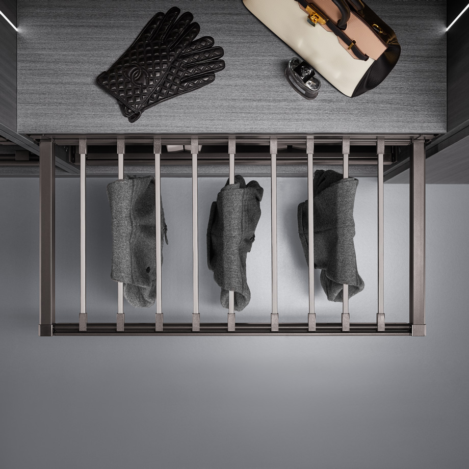 фото Выдвижная вешалка для брюк Unihopper, в базу 600 мм, c доводчиком, clip-on, MOKA