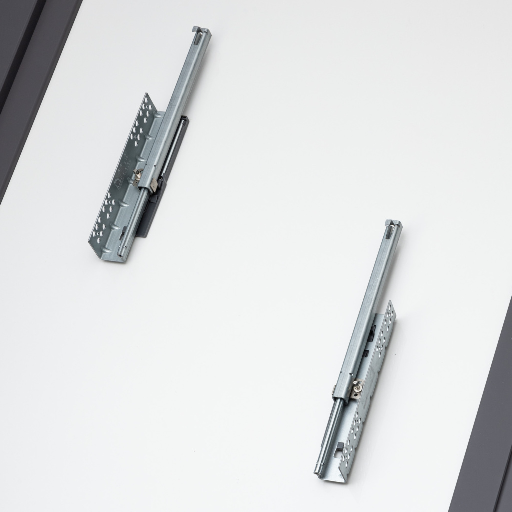 фото Направляющие шариковые 300мм, скрытого типа неполного выдвижения с доводчиком, насадной монтаж