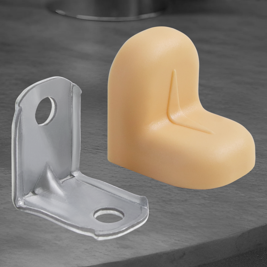 фото Уголок крепежный с пластиковой крышкой, обливной дуб