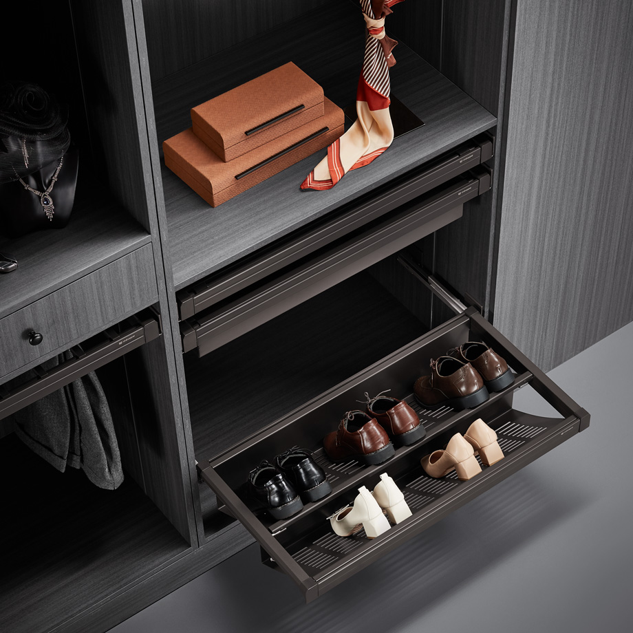 фото Выдвижная полка для обуви стальная Unihopper в базу 600 мм, с доводчиком, clip-on, MOKA