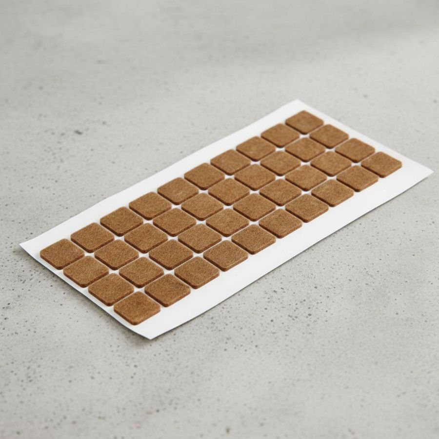 фото Подпятник войлочный 2х2 см (40 шт на листе) самоклеящийся, цвет коричневый, Турция