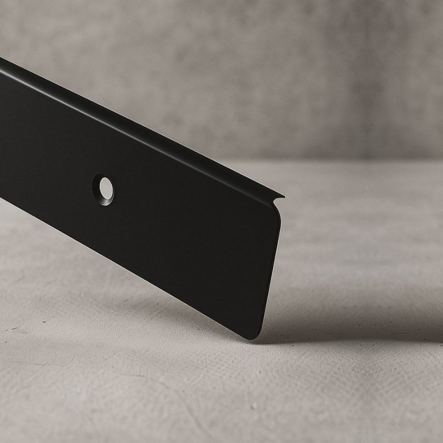 фото Планка для столешниц "Европа" 38мм 600мм универсальная торцевая черная